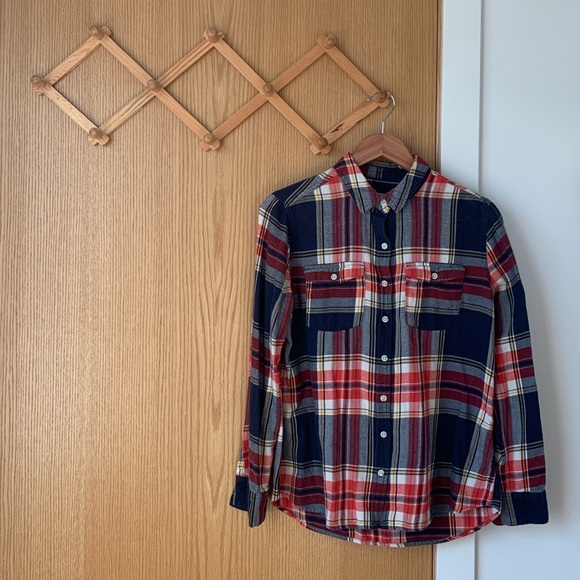 Mossimo Supply Co. Plaid Button Down in Red and Navy - Picture 2 of 10